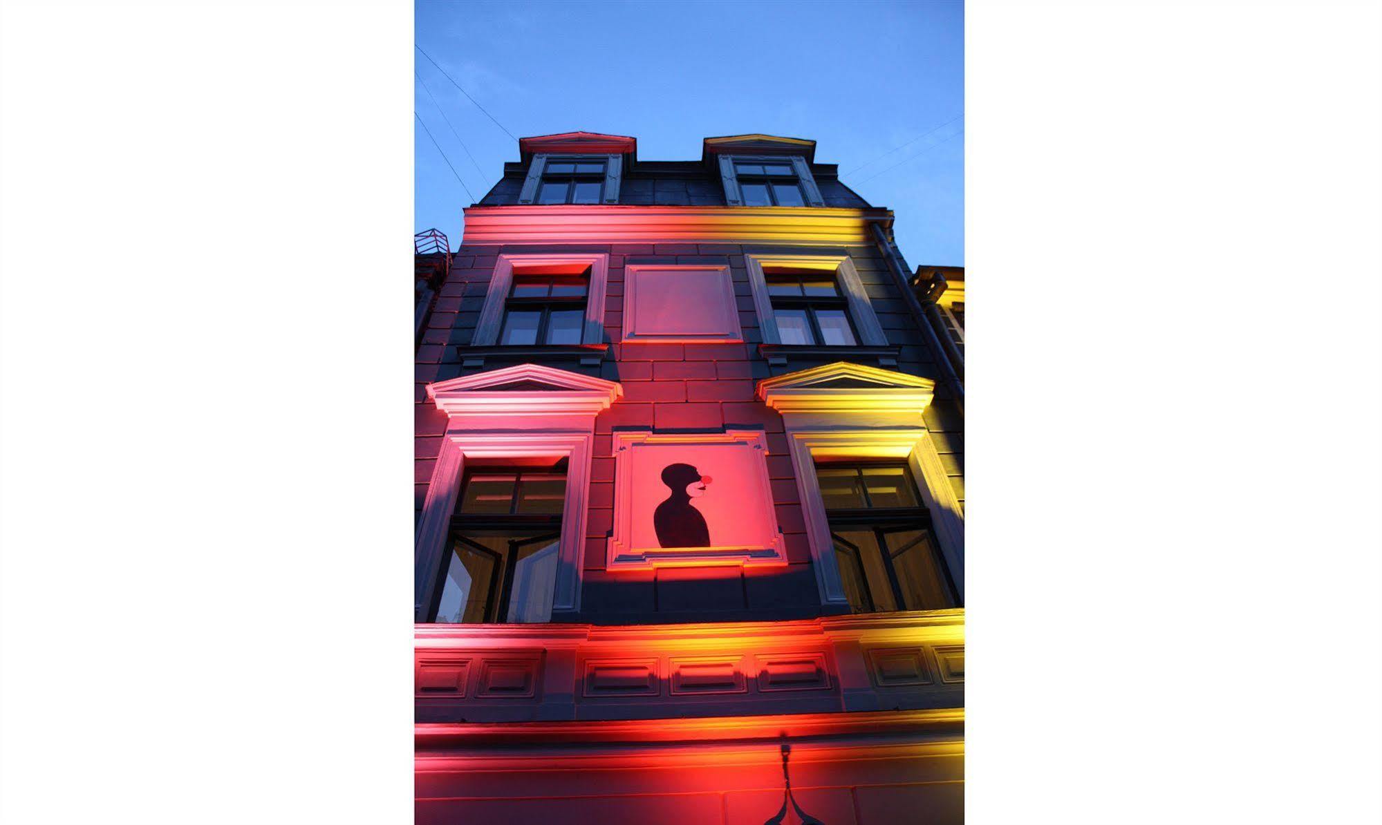 Red Nose Hostel With Self-Check In Riga Exterior foto